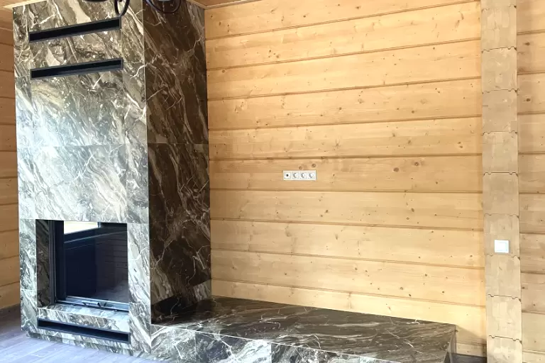 Камин Астов в деревянном доме